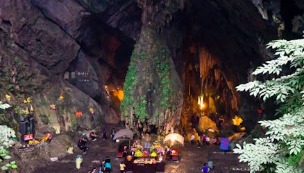 Поездка на лодке к Пагоде Духов и канатной дороге в пещеру Хуонг Тич из Ха Ной